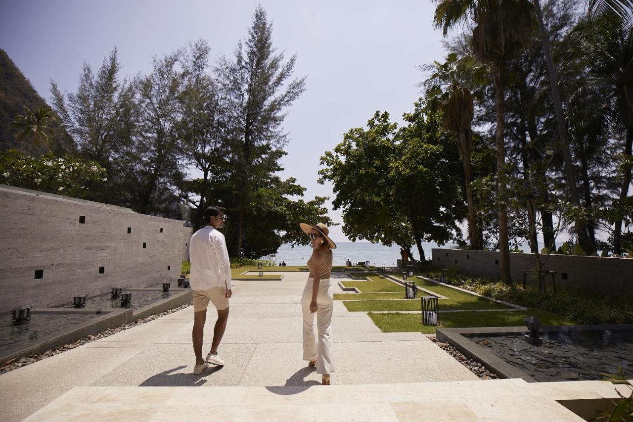 Centara Grand Beach Resort & Villas Krabi Ao Nang Exterior photo The resort's main walkway