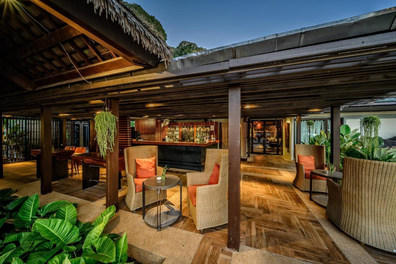 Centara Grand Beach Resort & Villas Krabi Ao Nang Exterior photo The Bar